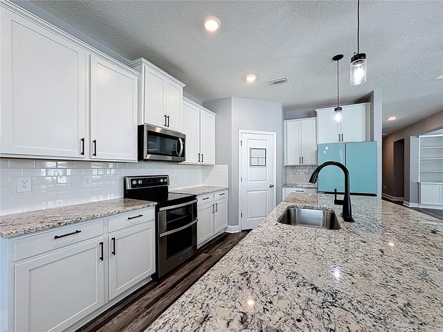 17535 CANTARINA COVE, Lakewood Ranch, FL 34211