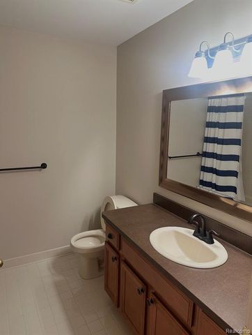 51615 Hale Lane, Chesterfield, MI 48051