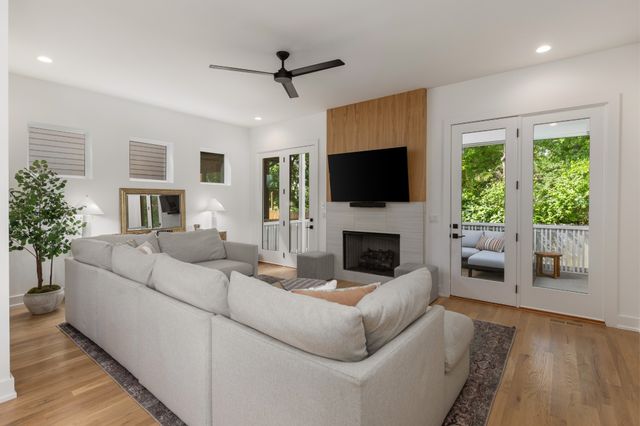 1504 Grandview Dr, Nashville, TN 37215