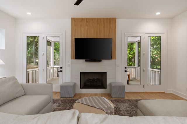 1504 Grandview Dr, Nashville, TN 37215