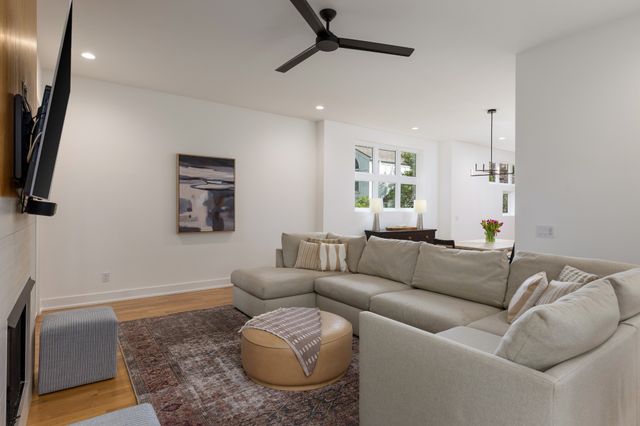 1504 Grandview Dr, Nashville, TN 37215