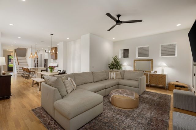 1504 Grandview Dr, Nashville, TN 37215