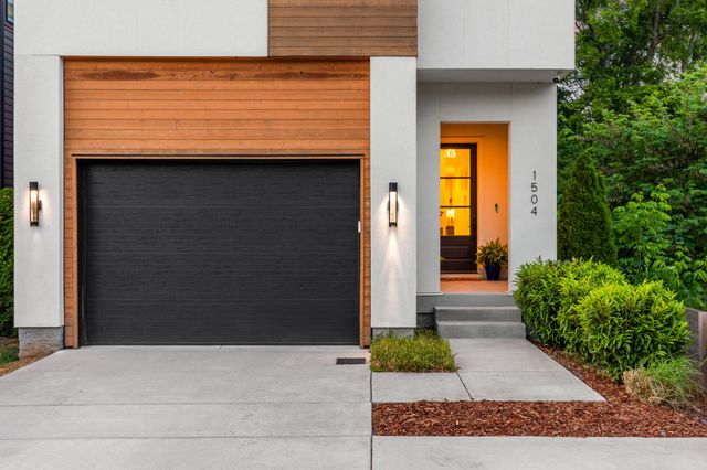 1504 Grandview Dr, Nashville, TN 37215