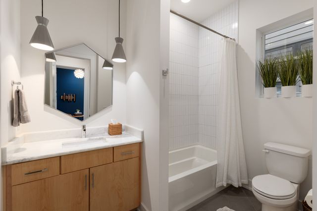 1504 Grandview Dr, Nashville, TN 37215