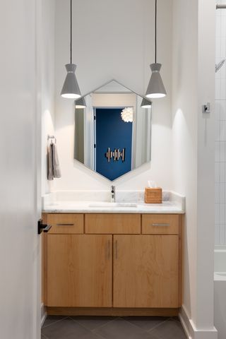 1504 Grandview Dr, Nashville, TN 37215