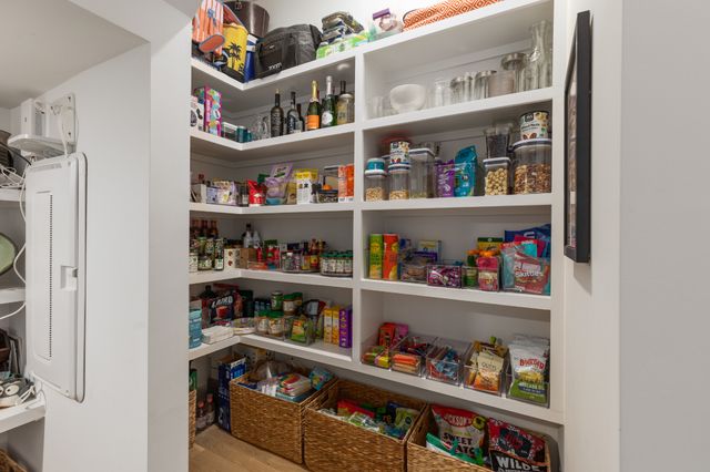 1504 Grandview Dr, Nashville, TN 37215