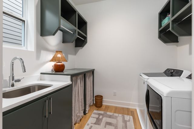 1504 Grandview Dr, Nashville, TN 37215