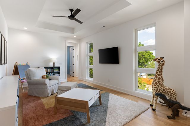 1504 Grandview Dr, Nashville, TN 37215