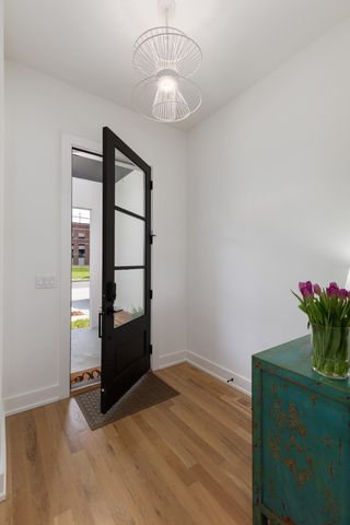 1504 Grandview Dr, Nashville, TN 37215