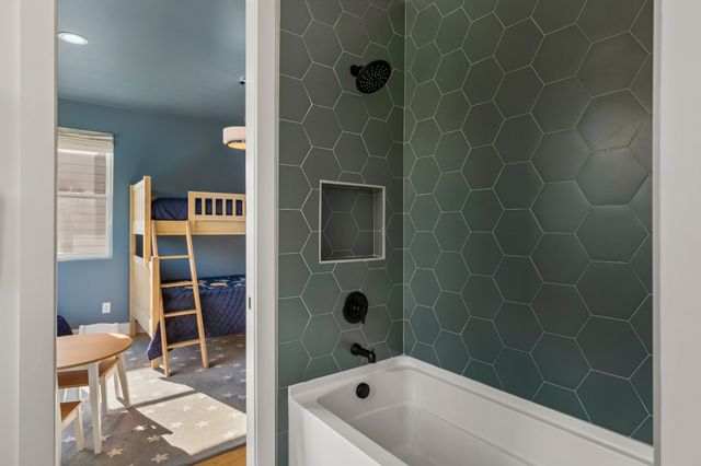 1504 Grandview Dr, Nashville, TN 37215