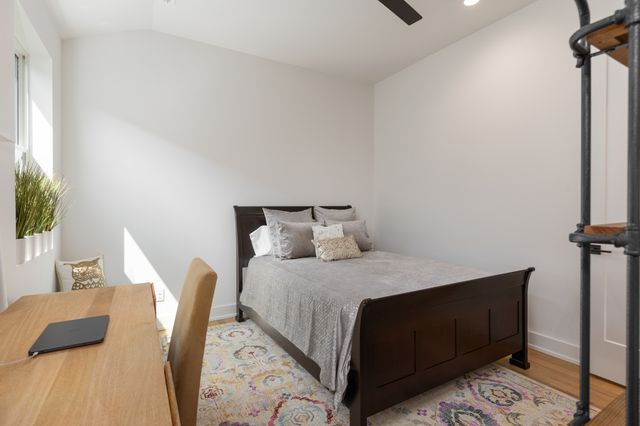 1504 Grandview Dr, Nashville, TN 37215