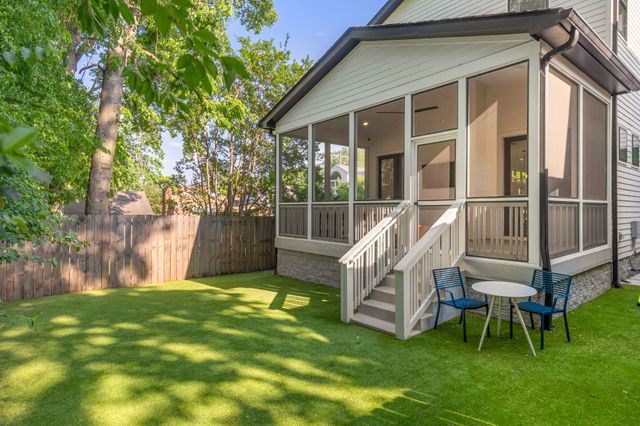 1504 Grandview Dr, Nashville, TN 37215