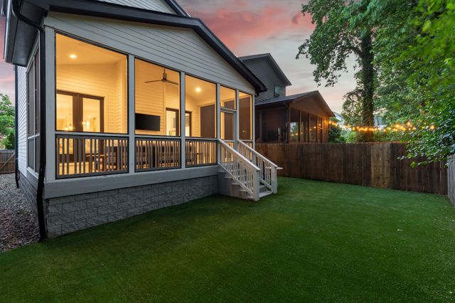 1504 Grandview Dr, Nashville, TN 37215