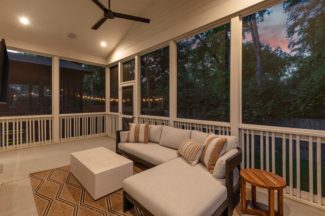 1504 Grandview Dr, Nashville, TN 37215