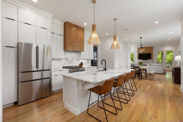 1504 Grandview Dr, Nashville, TN 37215