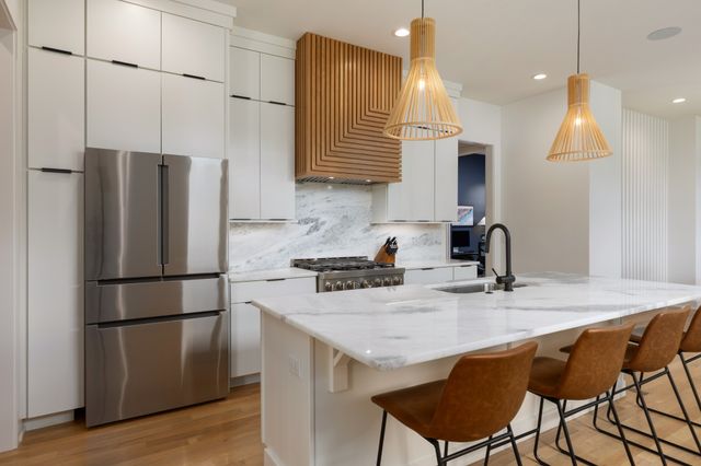 1504 Grandview Dr, Nashville, TN 37215