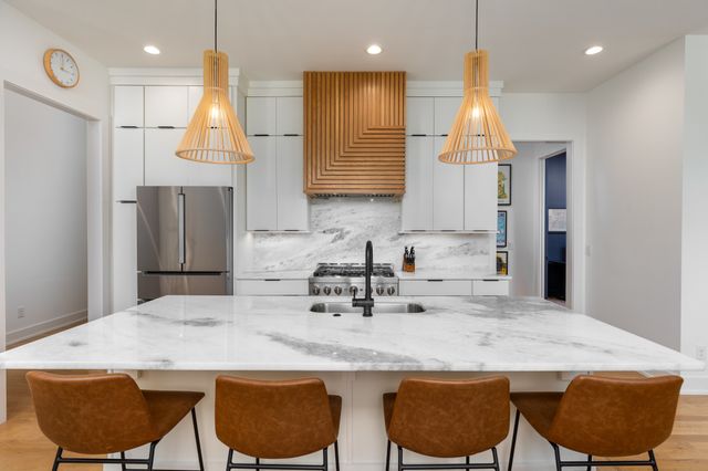 1504 Grandview Dr, Nashville, TN 37215