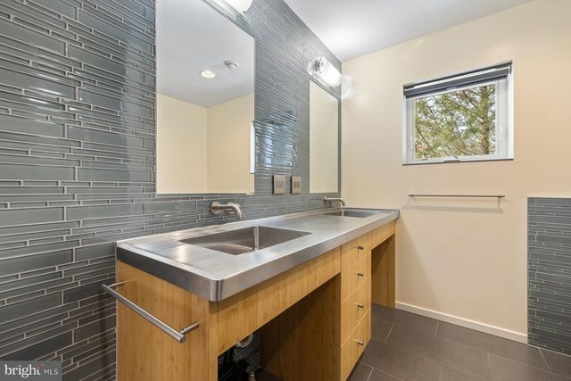 11232 OLD HOPKINS RD, Clarksville, MD 21029