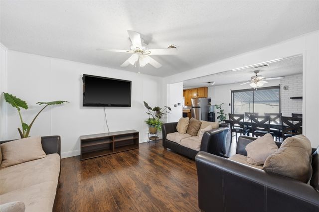 2724 Old Robinson Road, Waco, TX 76706