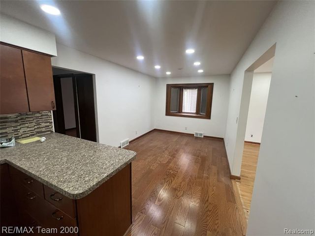 2218 Geneva Street, Dearborn, MI 48124