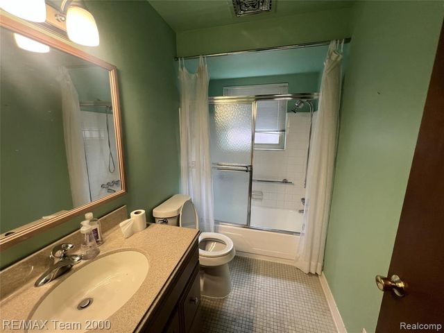 2218 Geneva Street, Dearborn, MI 48124