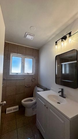 7520 W Carmen Avenue, Harwood Heights, IL 60706