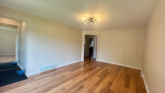 7520 W Carmen Avenue, Harwood Heights, IL 60706