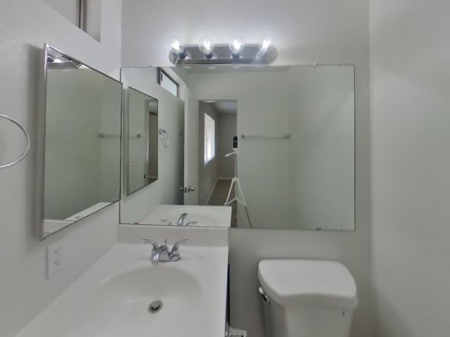 10921 W Turney Avenue, Phoenix, AZ 85037