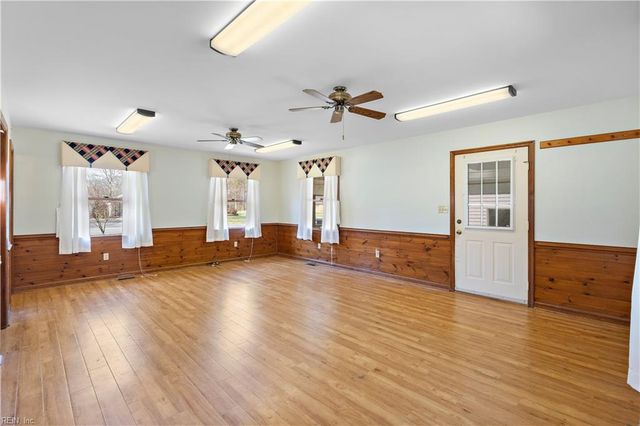 12351 Titus Point LN, Carrollton, VA 23314