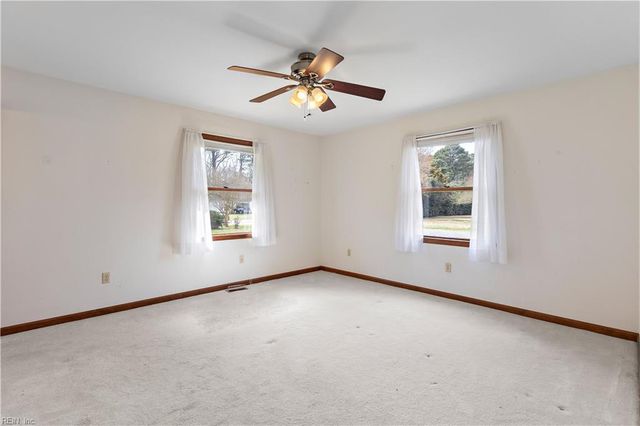 12351 Titus Point LN, Carrollton, VA 23314