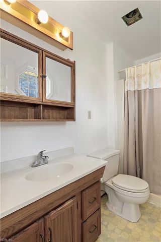 12351 Titus Point LN, Carrollton, VA 23314