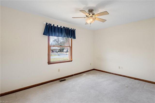 12351 Titus Point LN, Carrollton, VA 23314