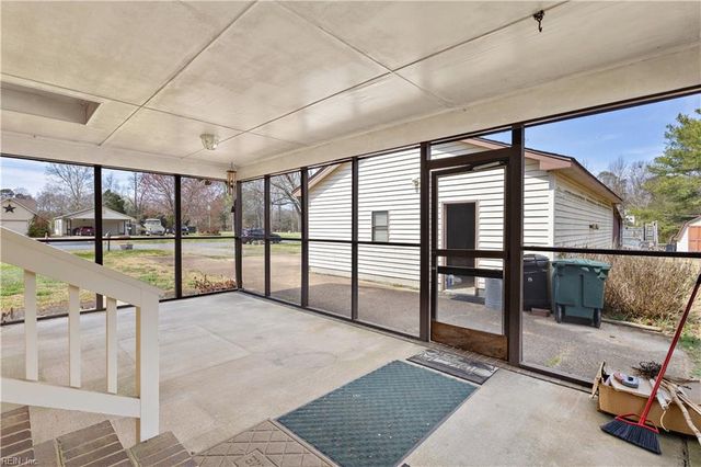 12351 Titus Point LN, Carrollton, VA 23314