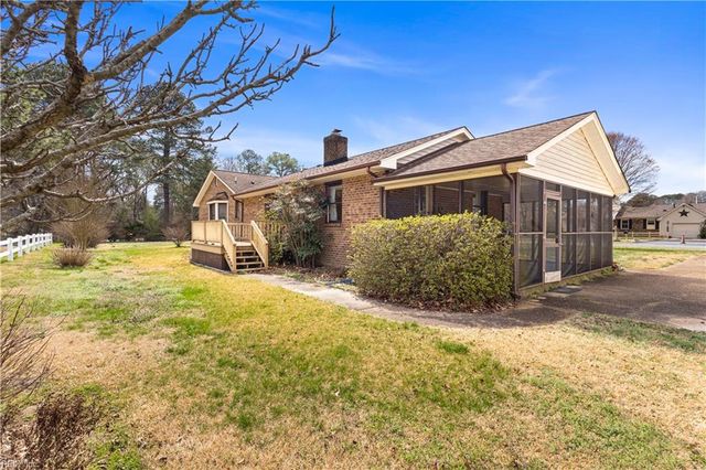 12351 Titus Point LN, Carrollton, VA 23314