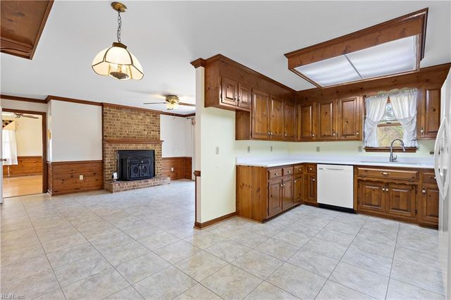 12351 Titus Point LN, Carrollton, VA 23314