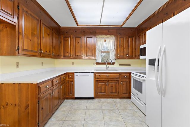 12351 Titus Point LN, Carrollton, VA 23314