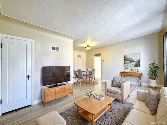 1050 E Bates Parkway, Englewood, CO 80113