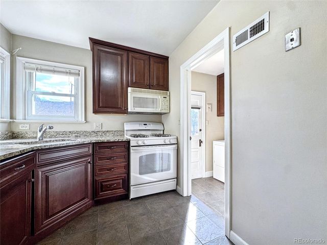 1050 E Bates Parkway, Englewood, CO 80113