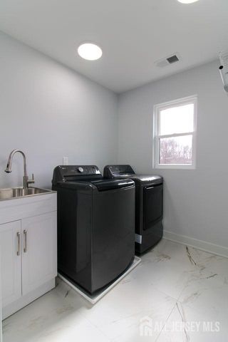 95 Kennedy Avenue, Aberdeen, NJ 07721