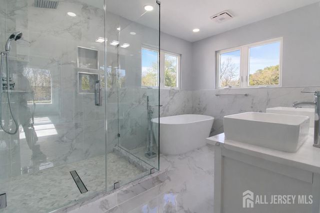 95 Kennedy Avenue, Aberdeen, NJ 07721