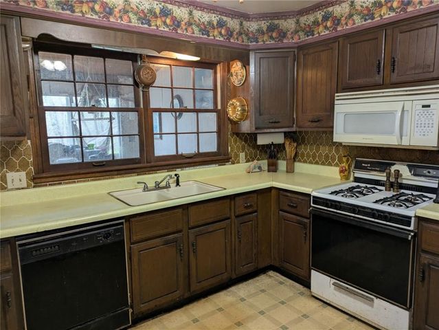 18507 E 231st Street, Harrisonville, MO 64701