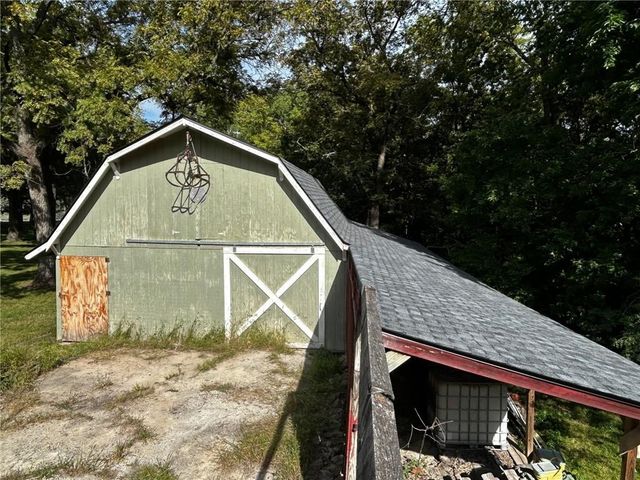 18507 E 231st Street, Harrisonville, MO 64701