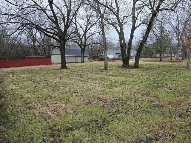 18507 E 231st Street, Harrisonville, MO 64701