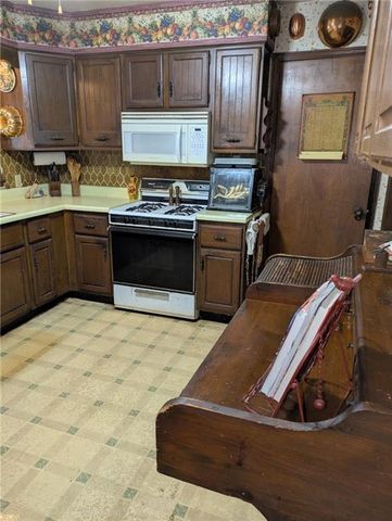 18507 E 231st Street, Harrisonville, MO 64701