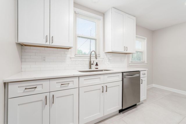 884 S Chesterfield Road, Columbus, OH 43209