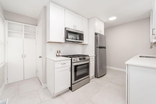 884 S Chesterfield Road, Columbus, OH 43209