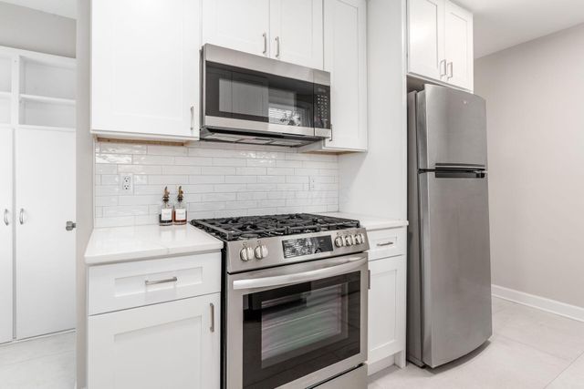 884 S Chesterfield Road, Columbus, OH 43209