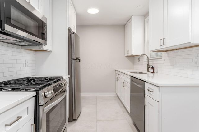 884 S Chesterfield Road, Columbus, OH 43209