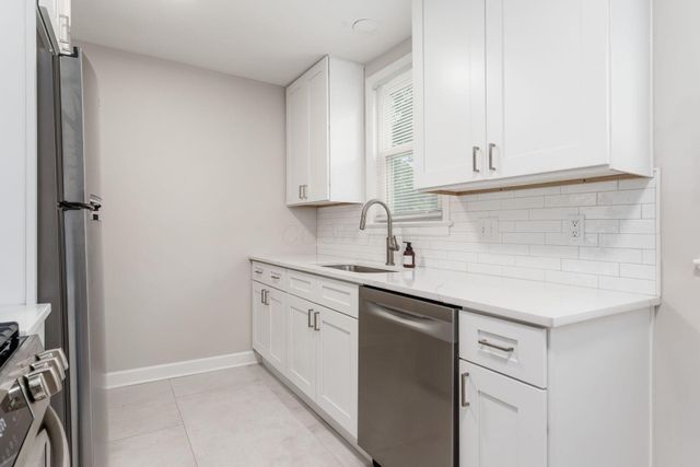 884 S Chesterfield Road, Columbus, OH 43209