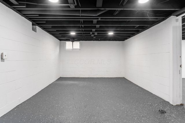 884 S Chesterfield Road, Columbus, OH 43209